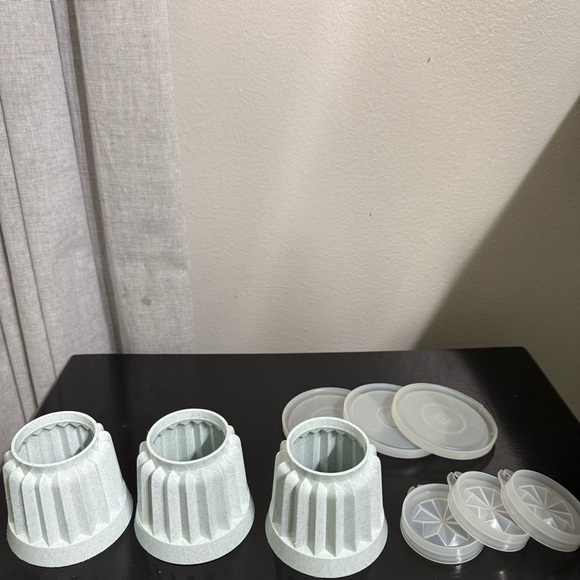 3 VTG Tupperware Jel-ette Jello Molds Jel-N-Serve  Gray With Lids - Picture 2 of 6